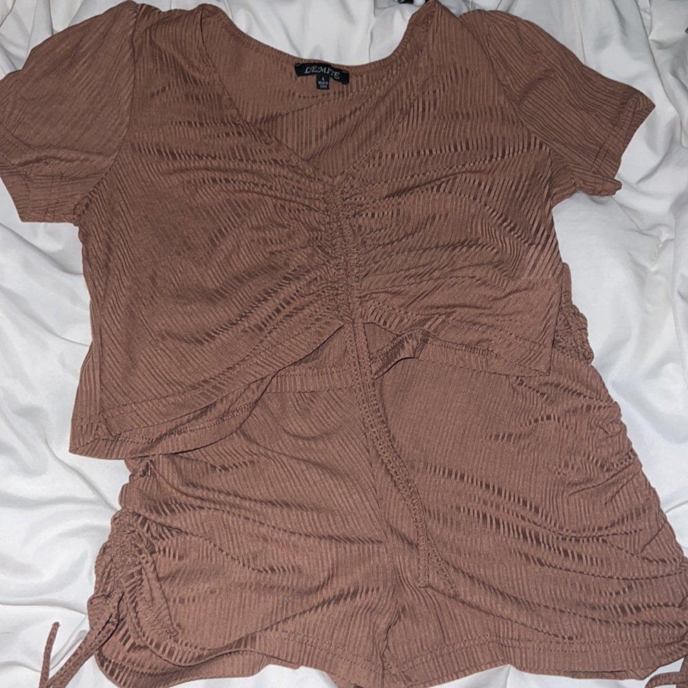 Shirt and shirt set
